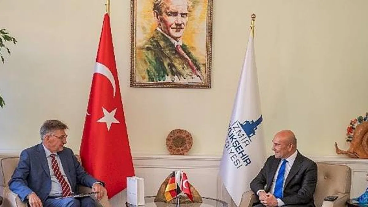 Almanya İzmir Başkonsolosu Schröer Soyer'i ziyaret etti
