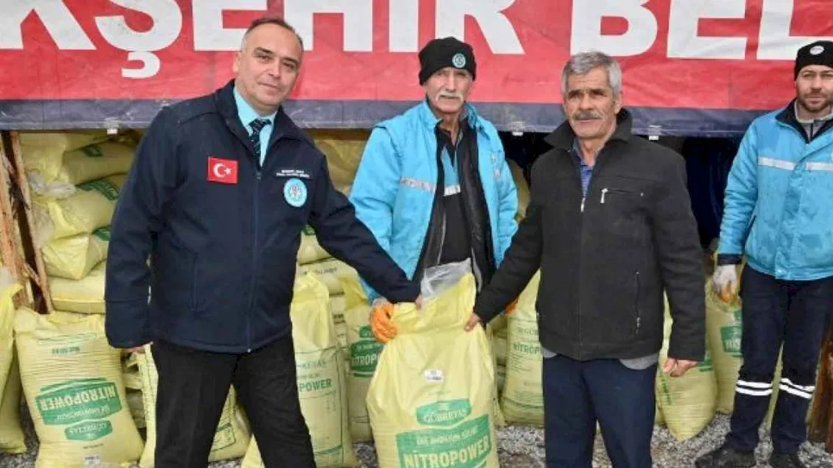 Kırkağaçlı üreticilere destek