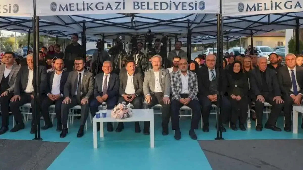 Kayseri Melikgazi Belediyesi Keziban-Davut Sapayer Akıl Küpü Kütüphanesi açıldı