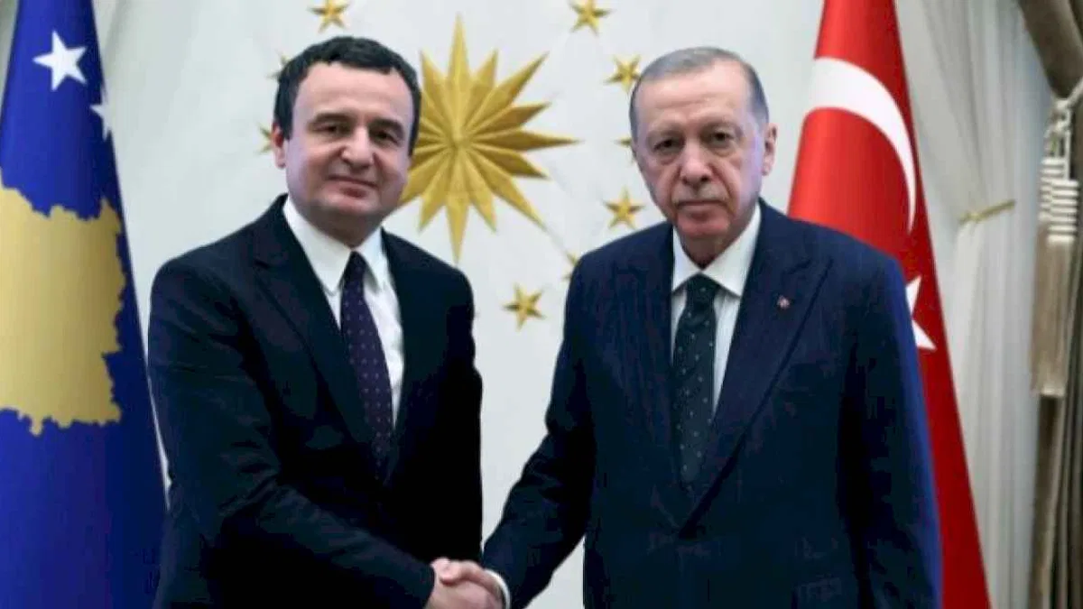 Kosova Başbakanı Külliye'de