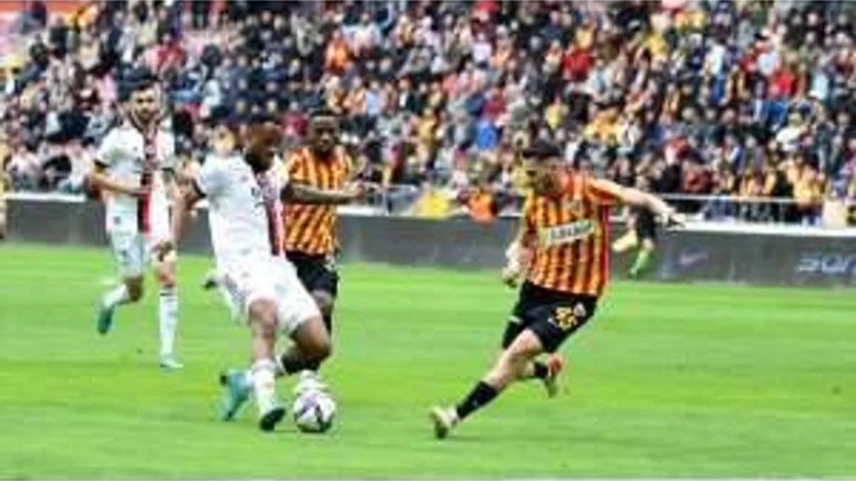 Beşiktaş, Yukatel Kayserispor'u deplasmanda 3-2 yendi
