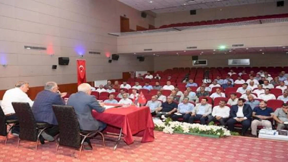 Memduh Büyükkılıç Develi'de muhtarlarla buluştu