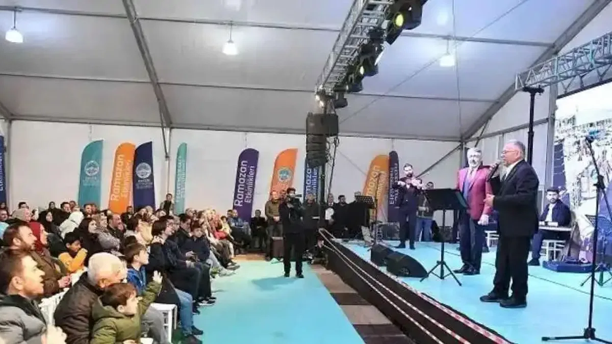 Başkan Büyükkılıç’tan “uzun İnce Bir Yoldayım” performansı