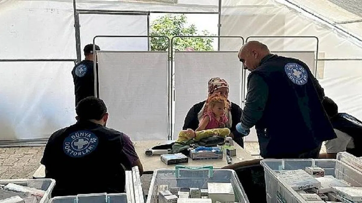 Dünya Doktorları Tam Donanımlı Mobil Sağlık Hizmetleriyle Sahada Önemli Görev Üstleniyor