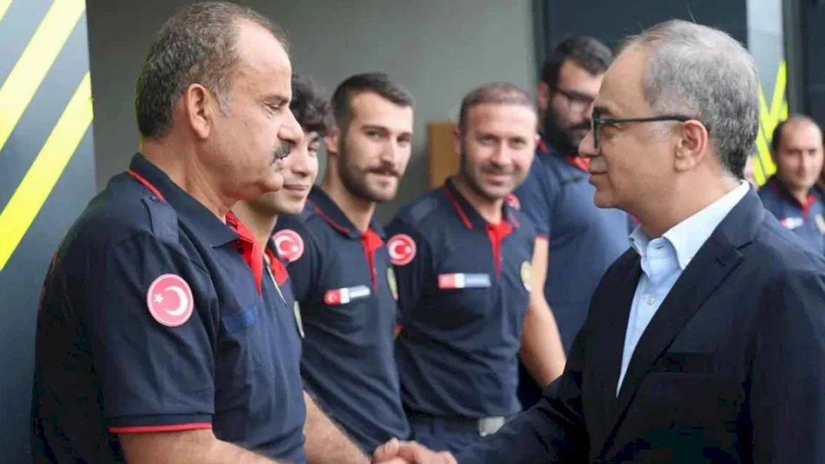 Kocaelili itfaiyecilere Büyükşehir'den moral ziyareti