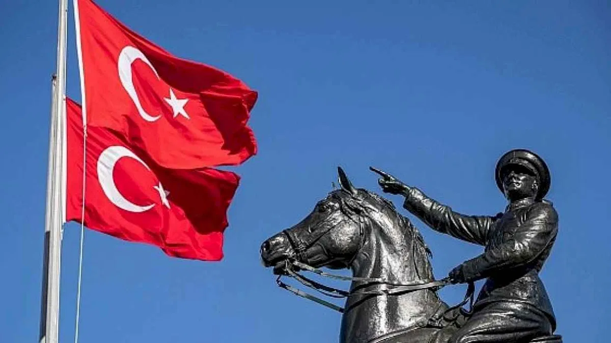 İzmir'de en büyük bayrama en görkemli kutlama