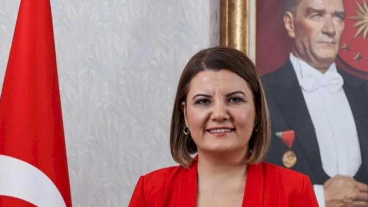 "Cumhuriyetin kanatları altında nice 100 yıllara"