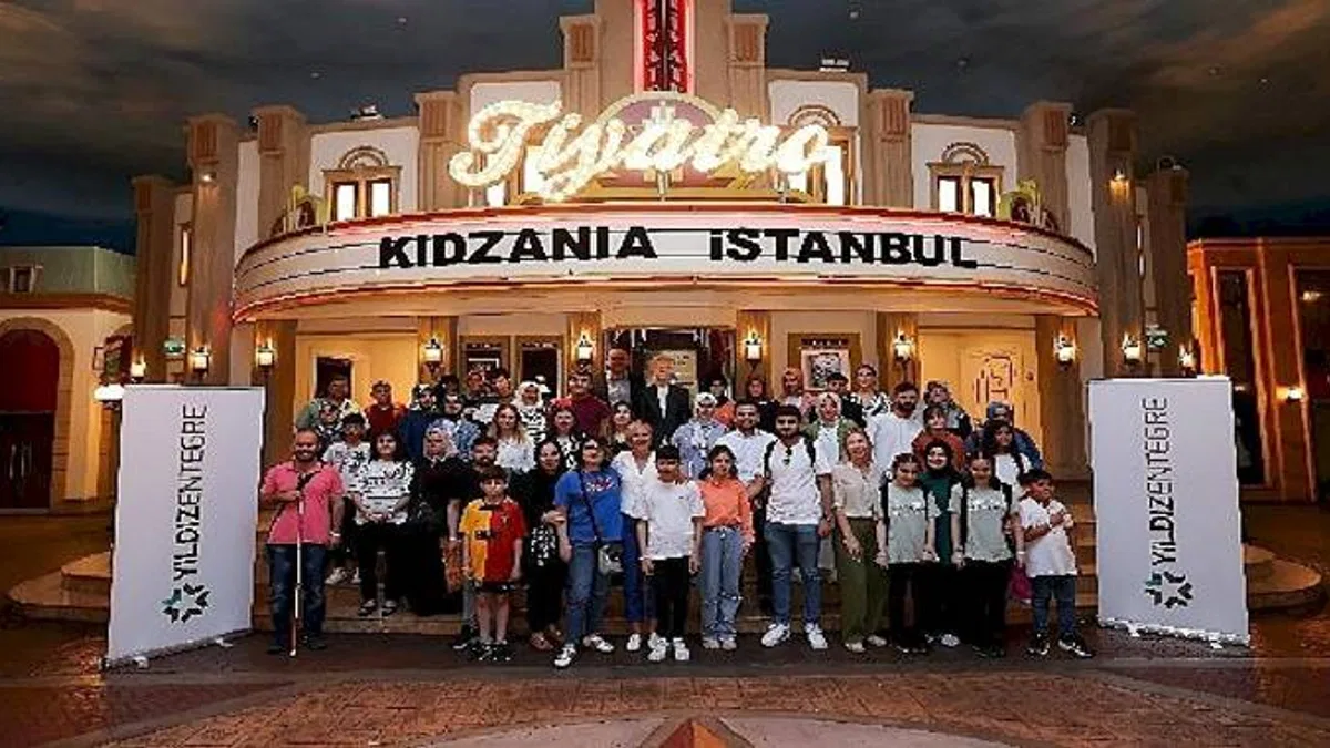 Yıldız Entegre'den görme engelli depremzede çocuklara WeWALK akıllı baston hediye