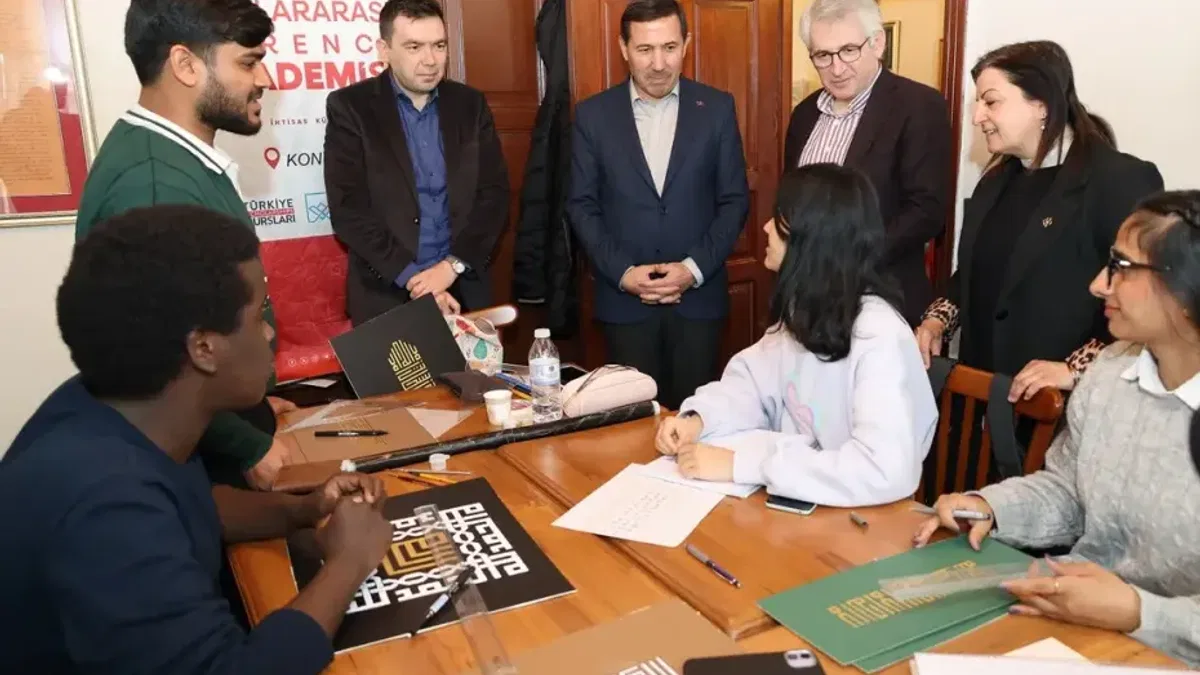 Konya Karatay'da 48 ülkeden öğrenciler sanatla buluştu