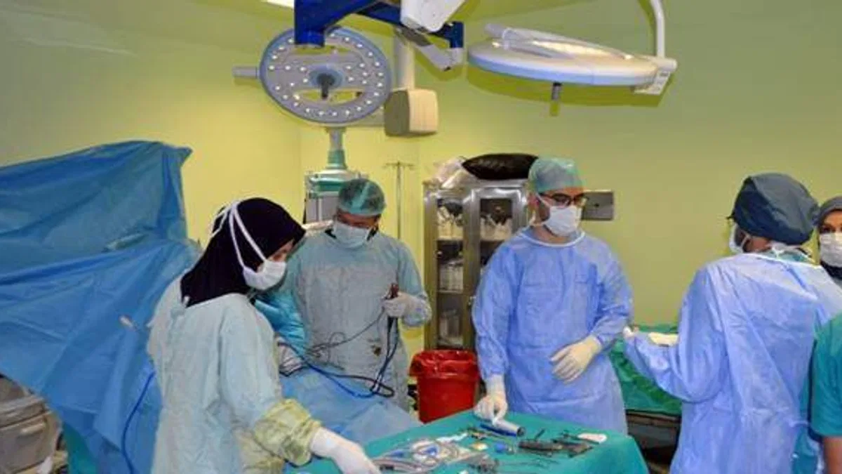 Kırşehir'de kol ağrısı çeken hastaya kas nakli yapıldı