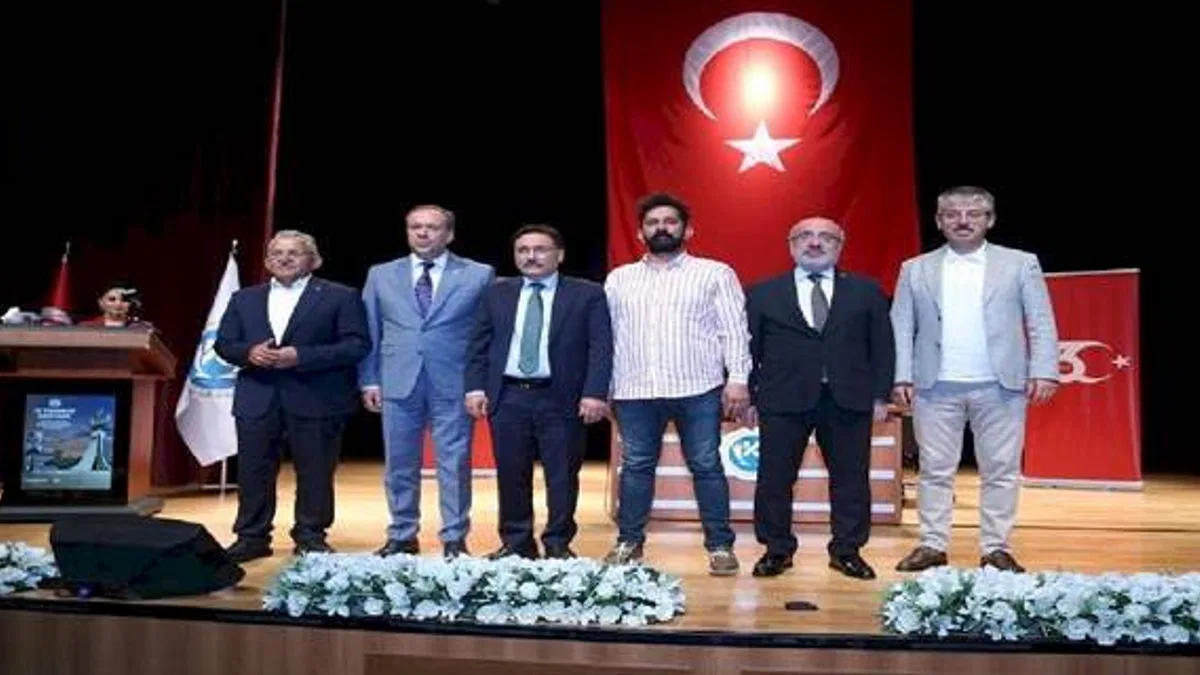 Kayseri protokolü 15 Temmuz konferansına katıldı