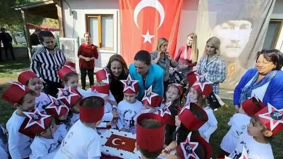 Cumhuriyet'in çocuklarına bayram hediyesi: Şen Çocuk Atölyesi 29 Ekim'de açılıyor!