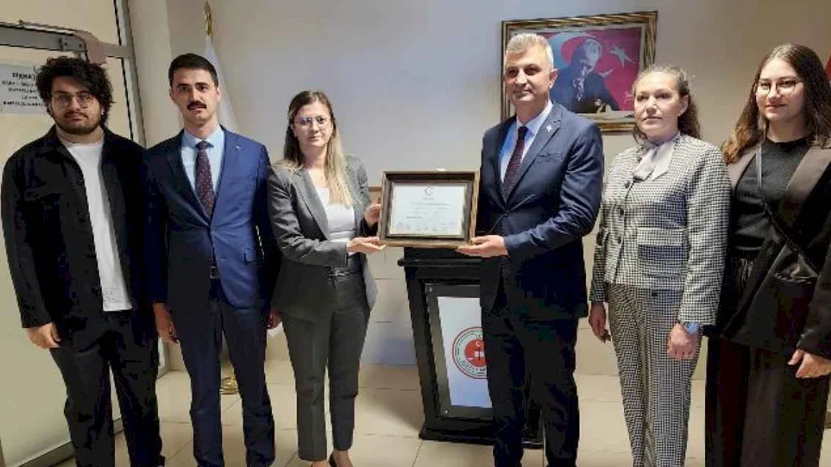 Ali Yıldırım Sezer ikinci dönem için mazbatasını aldı