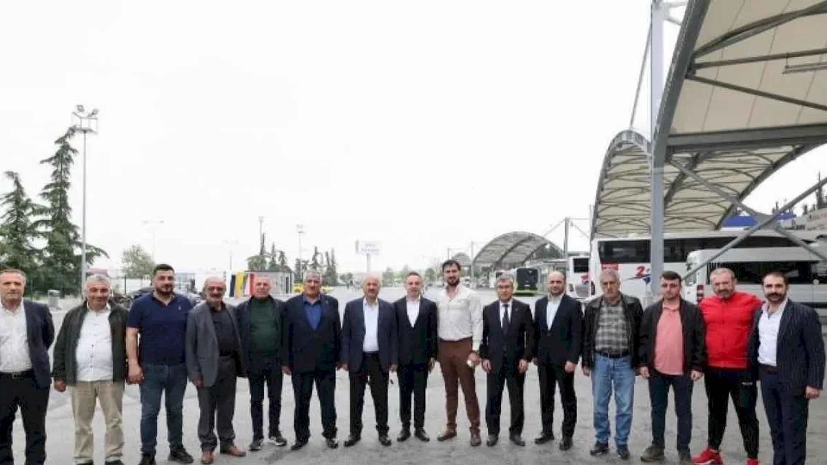 Başkan Büyükgöz otogar esnafıyla buluştu