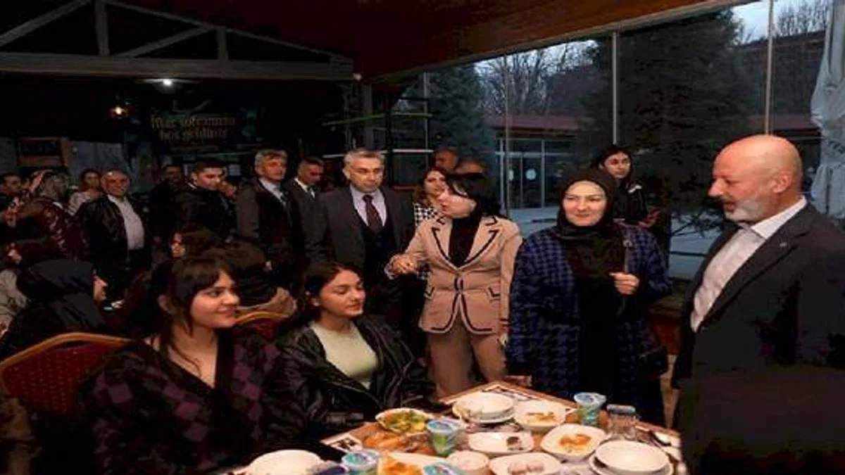 Çolakbayrakdar ailesi depremzedelerle iftarda buluştu