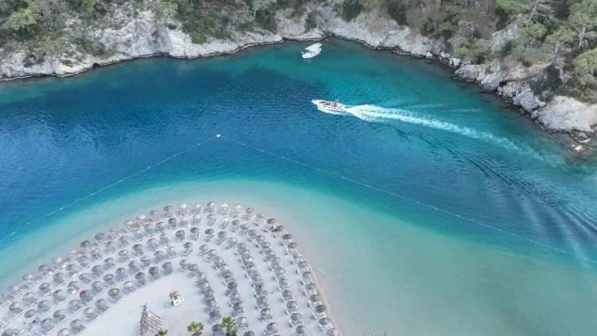 Halk plajları tatilcilerin uğrak yeri oldu