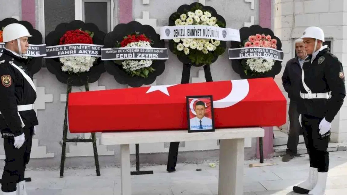 Polis memuru Serdar Gülcan'a Manisa'da son görev!