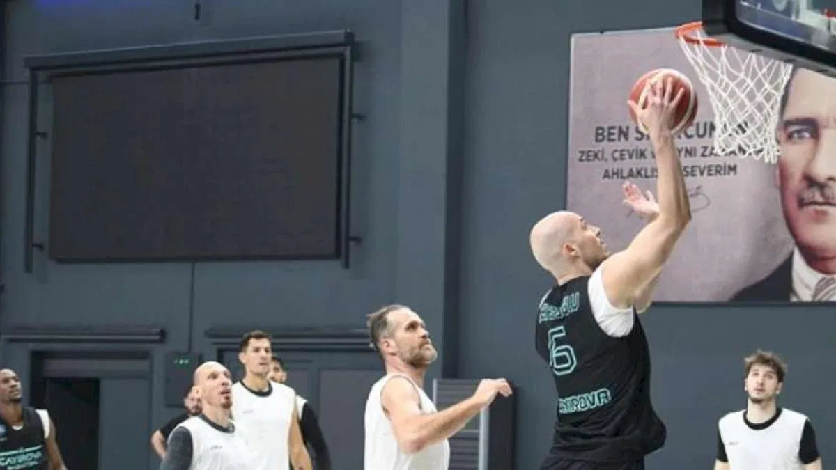 Çayırova'nın rakibi Bornova Belediye KSK