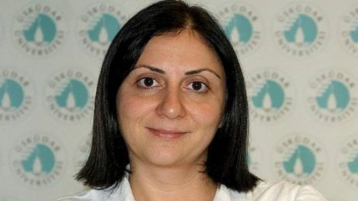 Hocası olduğu üniversitede yeniden öğrenci oldu