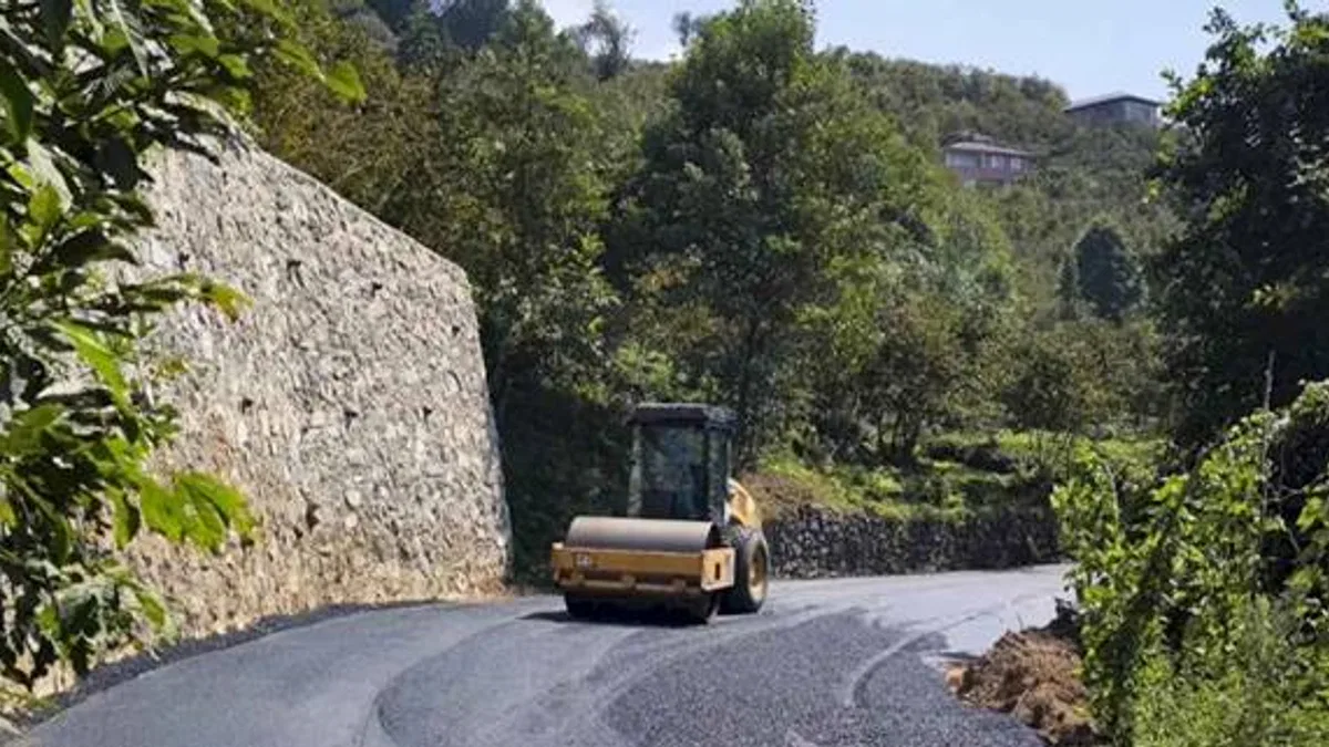 Trabzon’un 18 ilçesinde yollar yenileniyor