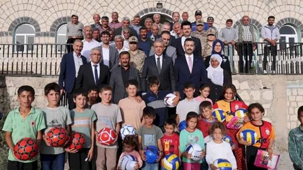 Mardin Valisi Akkoyun Mazıdağı’nda vatandaşlarla buluştu