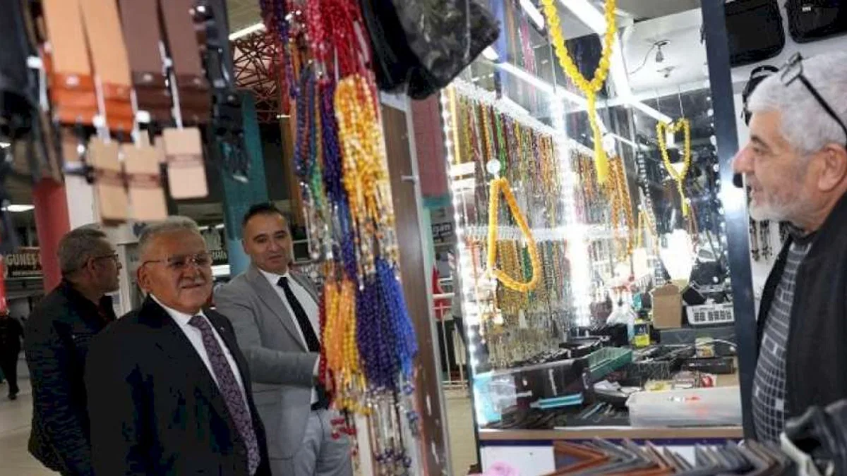 Hunat Çarşısı Başkan Memduh Büyükkılıç'ı ağırladı