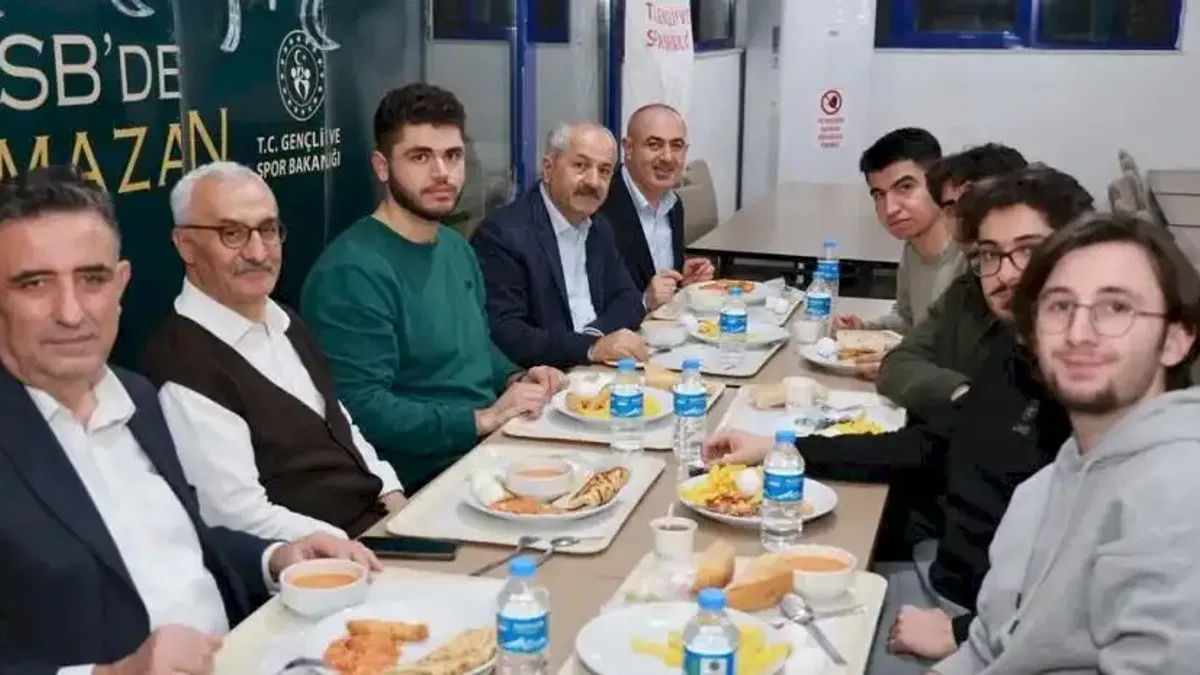 Kocaeli Gebze'de Başkan Büyükgöz öğrencilerle sohbet etti