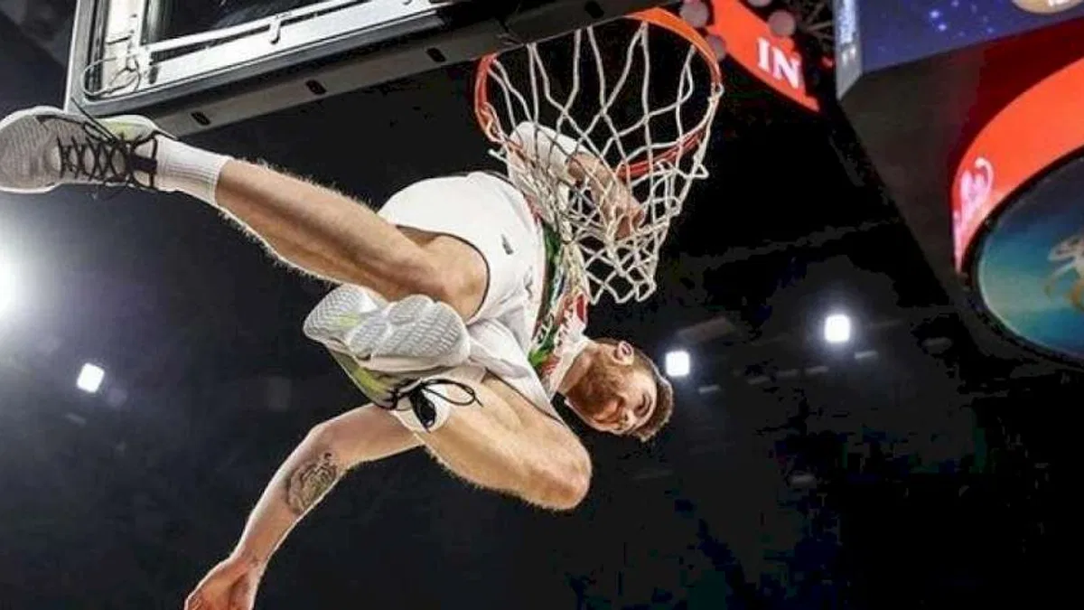 Onuralp Bitim'den Windy City Bulls formasıyla 14 sayı
