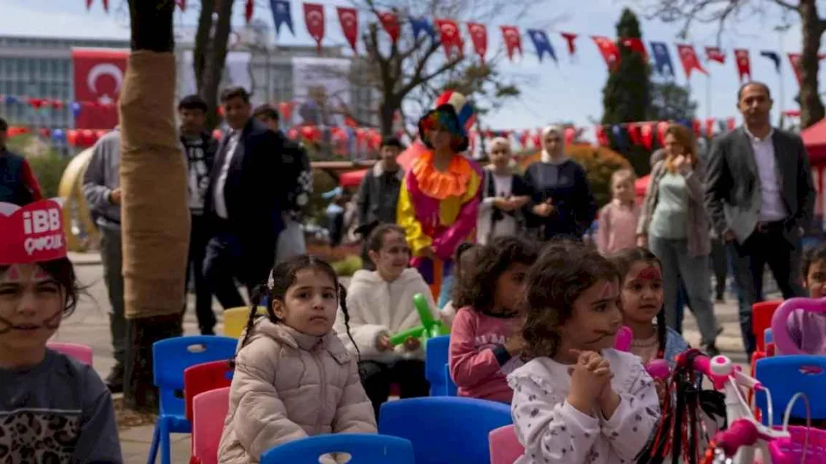İstanbul'da 'Özgürlük ve Demokrasi Şenliği'ne devam