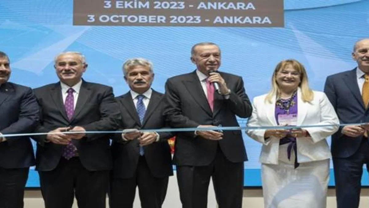 Cumhurbaşkanı Erdoğan: Türkiye'yi darbe anayasasından kurtaracağız