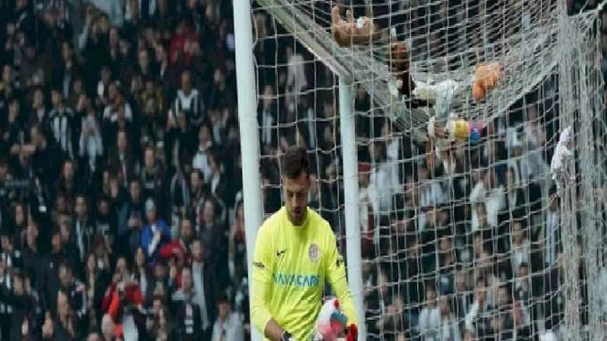 Beşiktaş Antalyaspor maçı sonrası Ataberk Dadakdeniz: Ahmet Eyüp'ün ailesine armağan ediyoru
