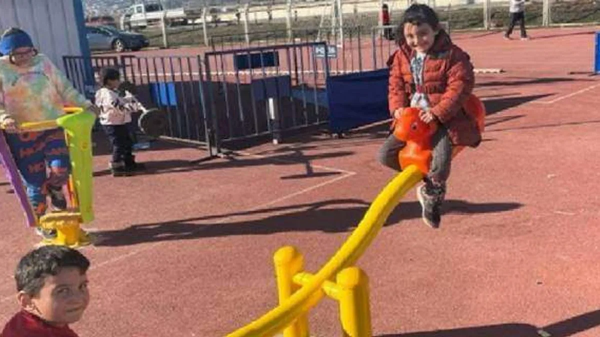 Kayseri Melikgazi'den deprem bölgesine çocuk parkı