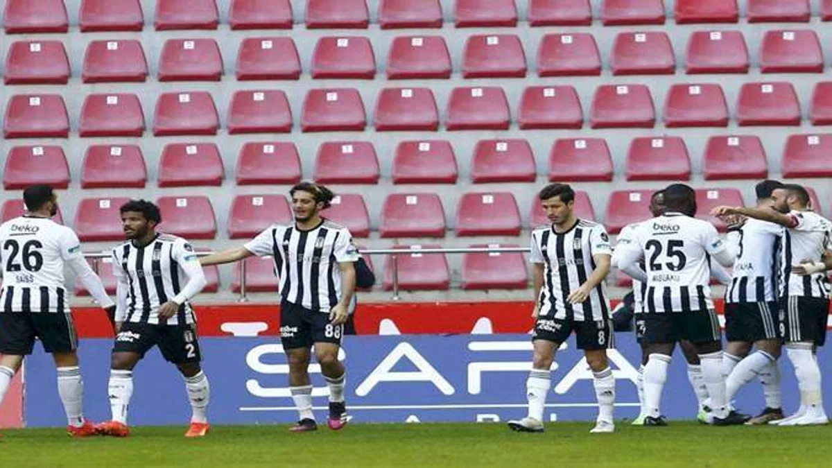 Beşiktaş'ta Şenol Güneş 11'ini arıyor! Transferler oynayamayacak...