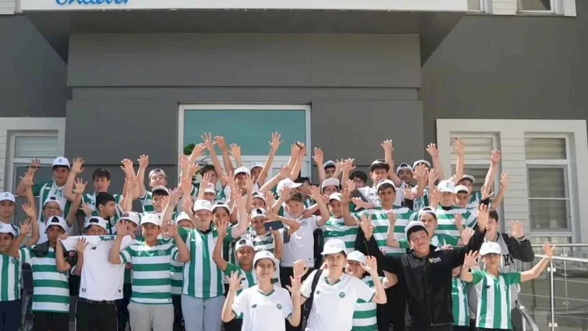 Karataylı çocuklar Konyaspor antrenmanını izledi