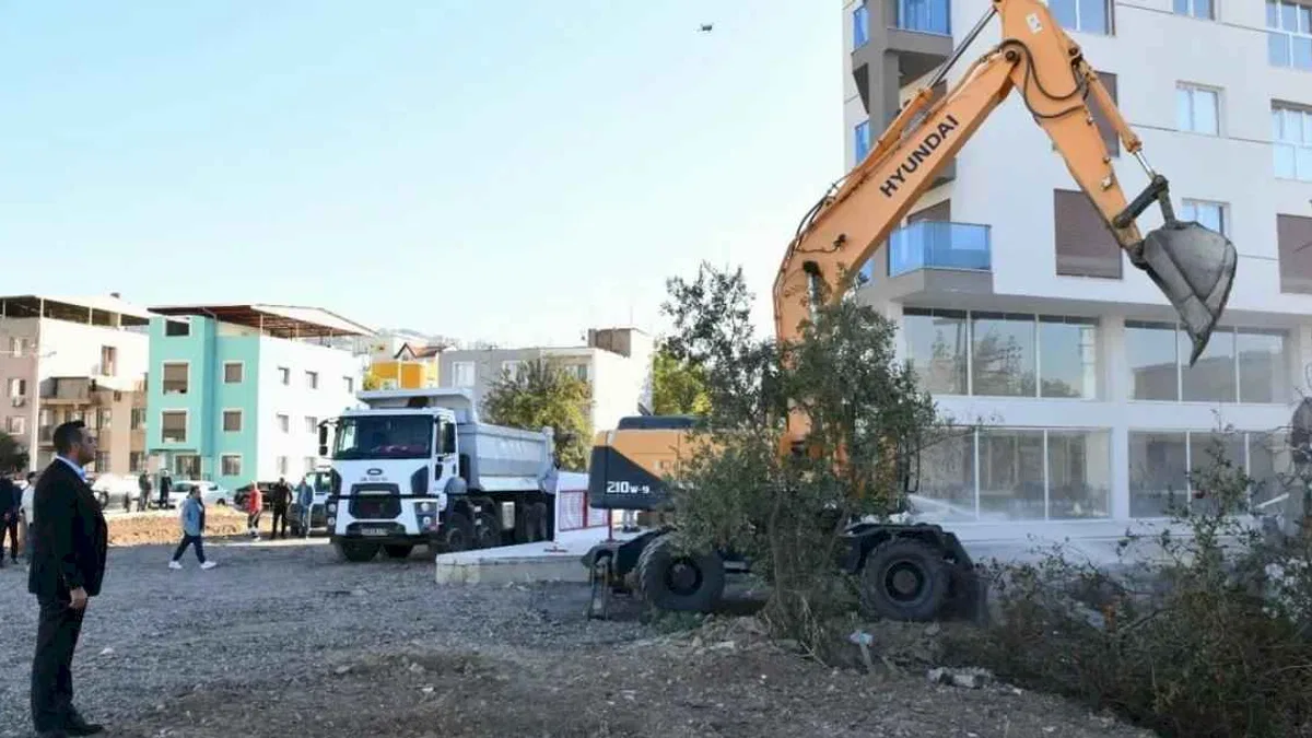 İzmir Çiğli'de  Balatçık'a yeni yol... Trafiği rahatlatacak yıkımlar başladı