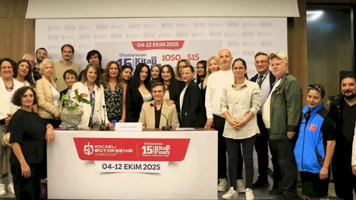 Kocaeli Kitap Fuarı’nda Yazarlar Geçidi Devam Ediyor