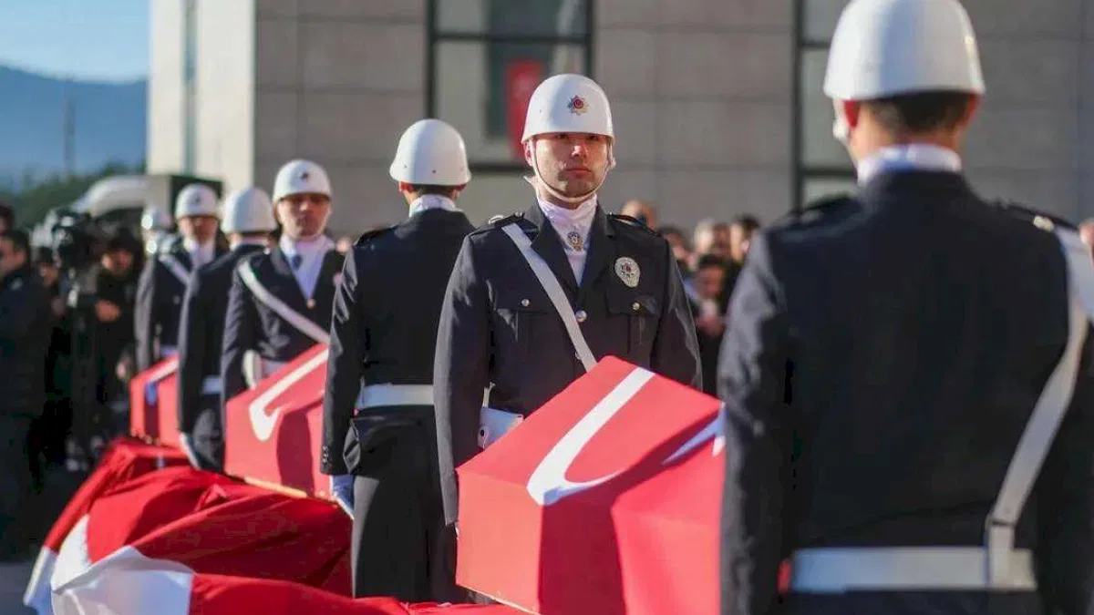 Yalova'da şehit kahramanlar son yolculuklarına uğurlandı