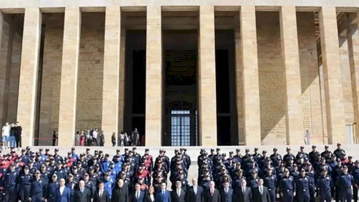 Denizlili itfaiyecilerden Anıtkabir’e anlamlı ziyaret