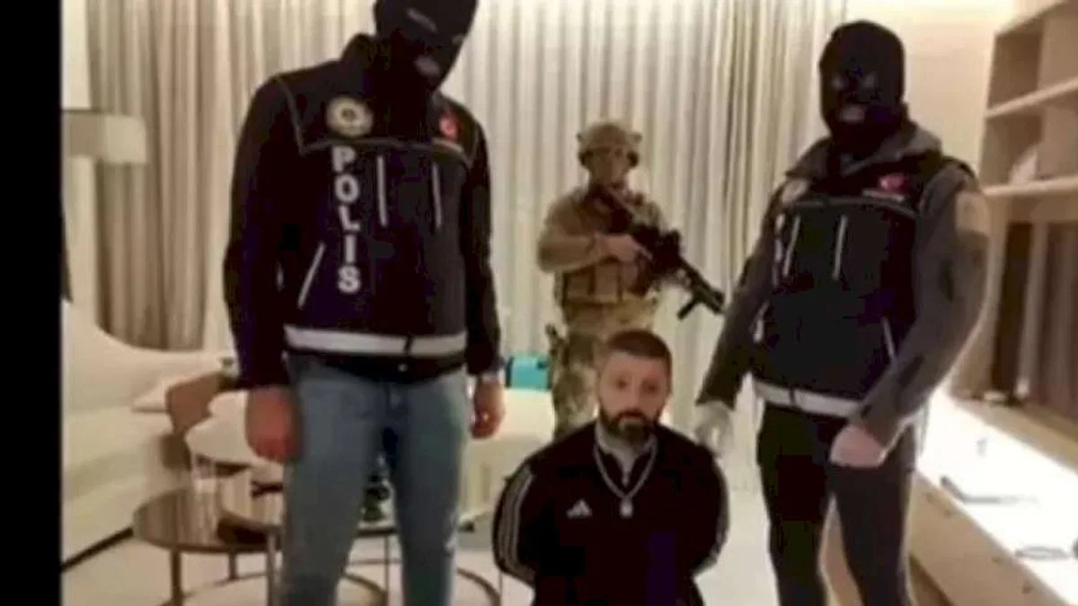 Kırmızı bültenli baron İstanbul'da yakalandı
