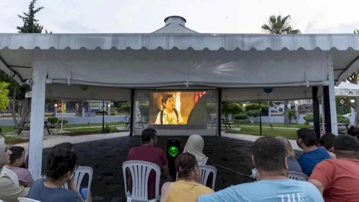 Mersin’de engelsiz sinema keyfi sürüyor