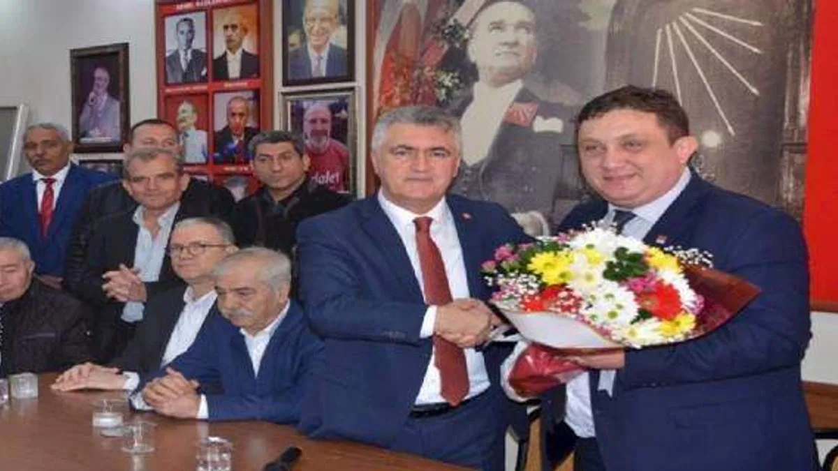 İstanbul Büyükşehir Meclisi'nden istifa eden Çakır, aday adaylığını açıkladı