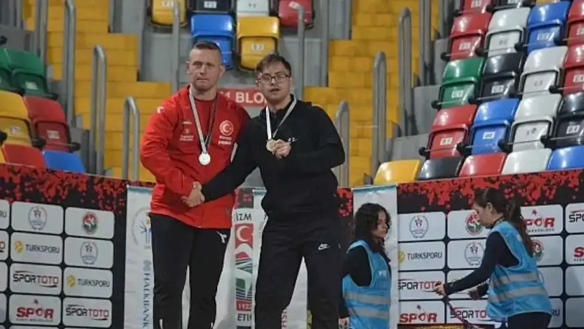 Canikli Sporcu Ali Topaloğlu Madalyaları Topladı