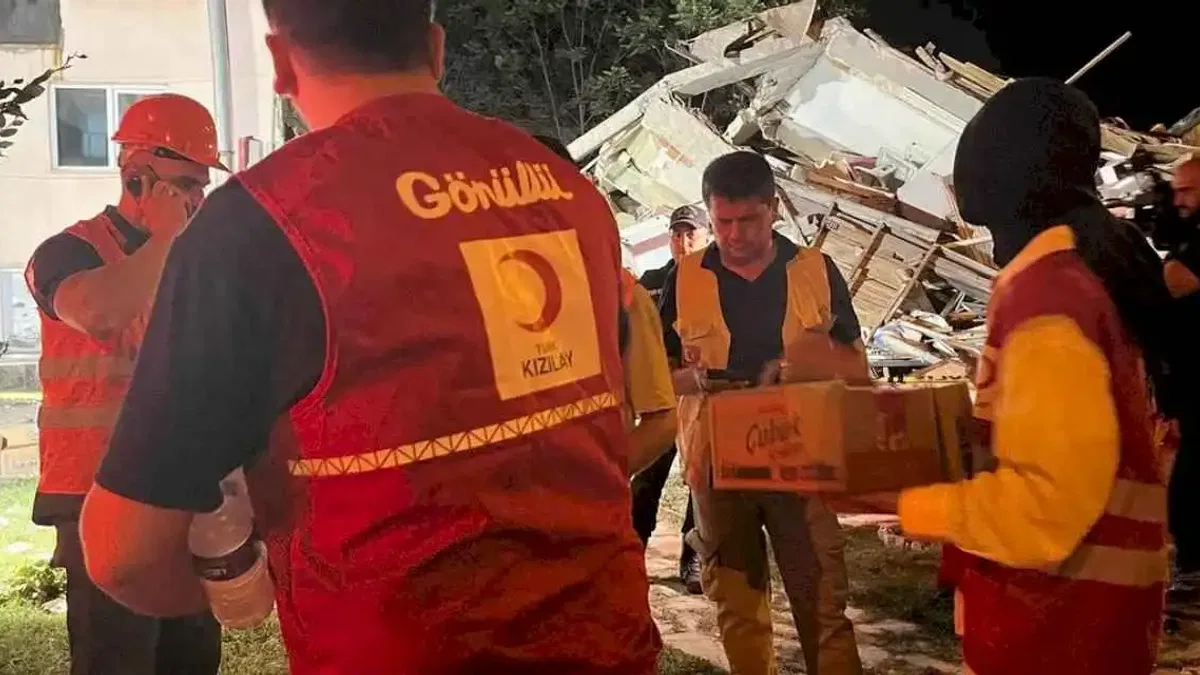 Türk Kızılayı'ndan Sındırgı afetzedelerine beslenme desteği