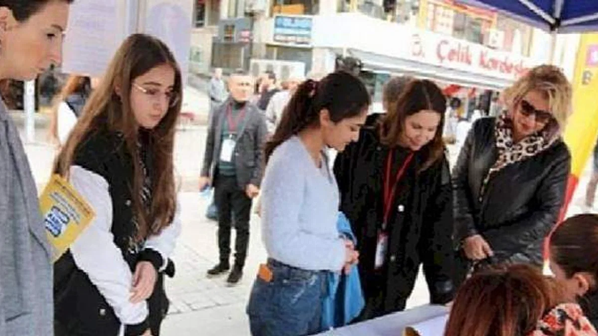Bayraklı'nın öğrencileri "ücretsiz eğitimle" hayallerine kavuşuyor