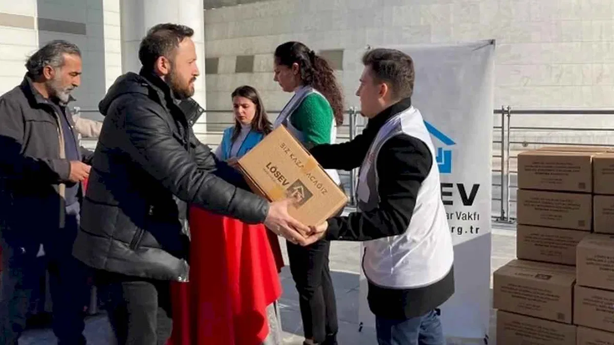 LÖSEV 12 ay mutlu 'et'meye kararlı