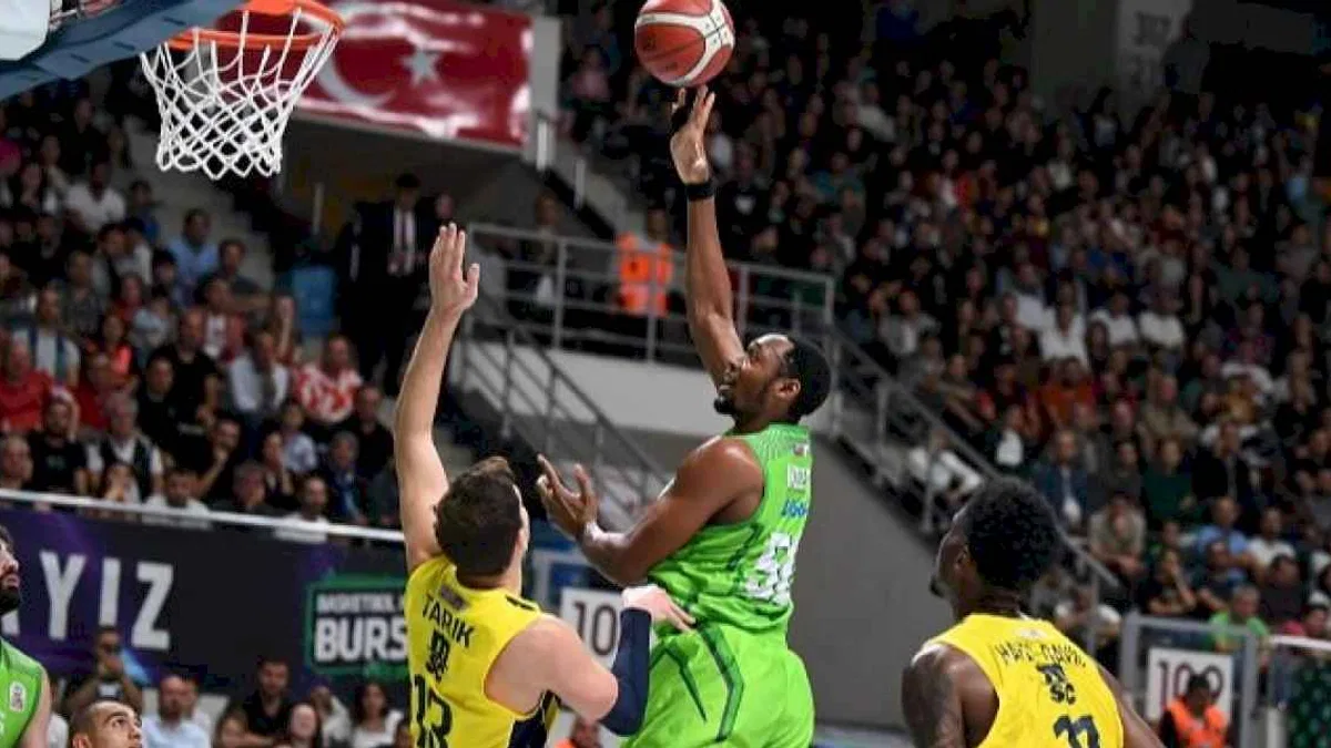 TOFAŞ lige Fenerbahçe Beko deplasmanıyla dönüyor