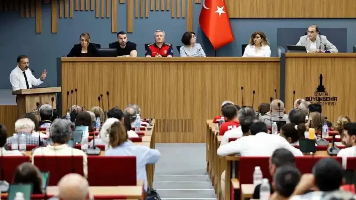 İzmir'de afetlere karşı dayanışma ağı güçleniyor