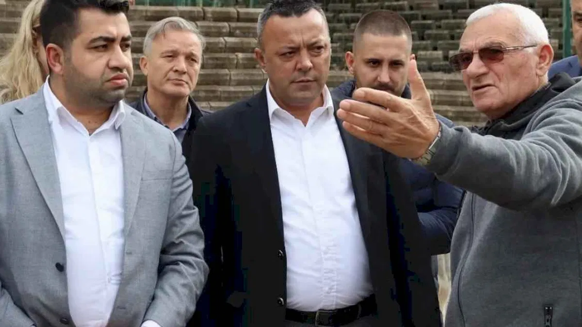 İzmit Belediyesi mahalle ziyaretlerine devam ediyor