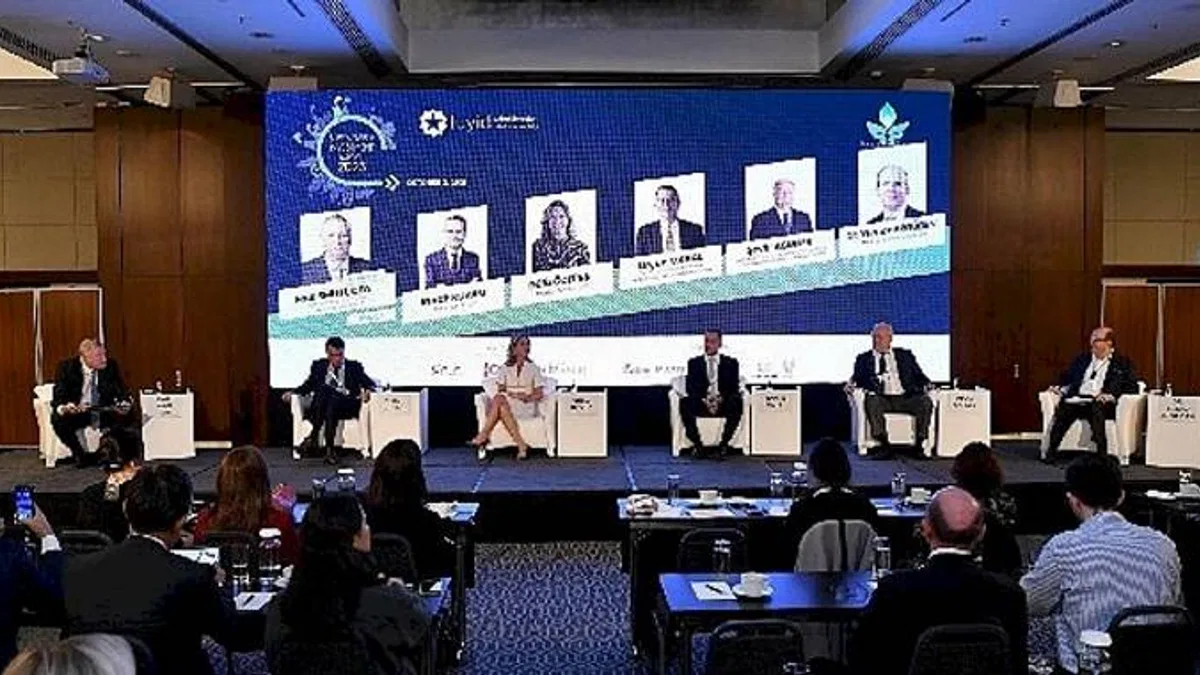 İş Dünyasının Yerli ve Yabancı Temsilcileri, Sürdürülebilir Yatırım Zirvesi'nde Buluştu