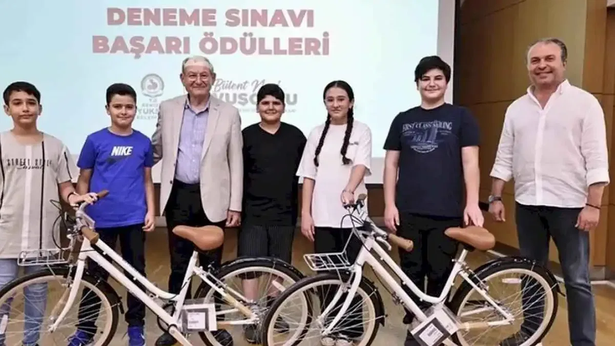 Başarılı öğrencilere Büyükşehir’den ödül